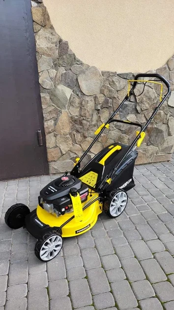 Бензинова самохідна газонокосарка Powerplus POWXG60241 150 см³ 2,6 кВт 46 см 7 рівнів травозбірник 55 л - зображення 7