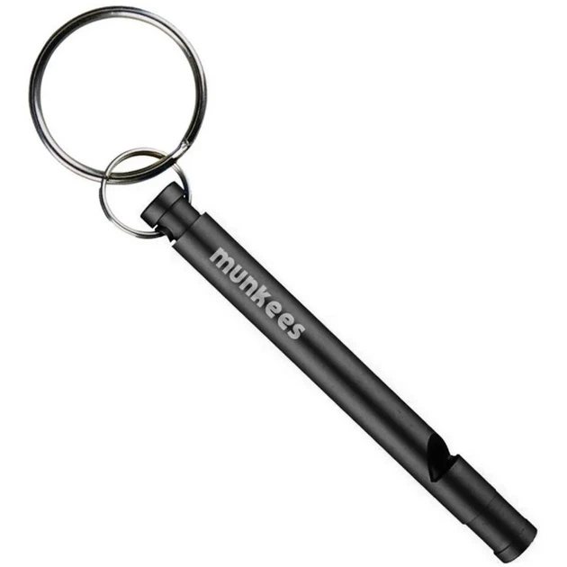 Сувенір Munkees 3386 Брелок-свисток Slim Whistle Black (100057590) - Фото 1 Сувенір Munkees 3386 Брелок-свисток Slim Whistle Black (100057590) - изображение 1