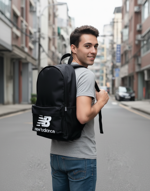 Рюкзак черный New Balance с большим белым логотипом, 17х43х29 см, 21 литр - изображение 2
