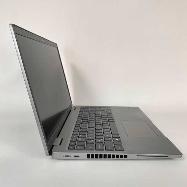 Ультрабук Dell Latitude 5530 / 15.6" (1920x1080) IPS / Intel Core i5-1245U (10 (12) ядер по 1.2 - 4.4 GHz) / 16 GB DDR4 / 512 GB SSD / Intel Iris Xe Graphics / HDMI / WebCam / TouchID б/у + Подарунок Беспроводная мышь / USB - Фото 4 Ультрабук Dell Latitude 5530 / 15.6" (1920x1080) IPS / Intel Core i5-1245U (10 (12) ядер по 1.2 - 4.4 GHz) / 16 GB DDR4 / 512 GB SSD / Intel Iris Xe Graphics / HDMI / WebCam / TouchID б/у + Подарунок Беспроводная мышь / USB - изображение 4