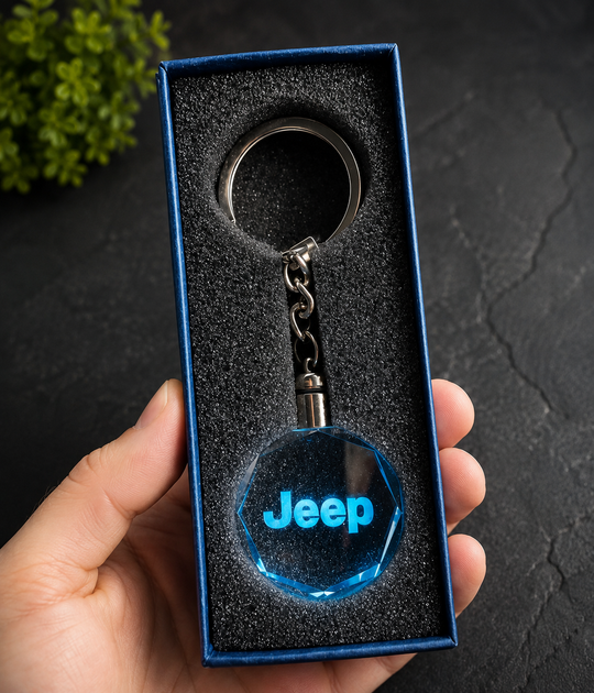 Брелок автомобильный на ключе с логотипом Jeep с подсветкой - Фото 1 Брелок автомобильный на ключе с логотипом Jeep с подсветкой - изображение 1