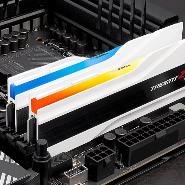 Модуль пам'яті G.Skill Trident Z5 RGB White DDR5-6400 64GB (2x32GB) CL32-39-39-102 1.40V - Фото 5 Модуль пам'яті G.Skill Trident Z5 RGB White DDR5-6400 64GB (2x32GB) CL32-39-39-102 1.40V - изображение 5