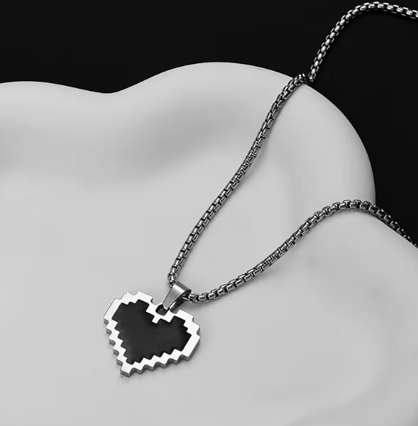 Кулон мужской Pixel Heart с цепочкой, подвеска, украшение на шею из медицинской стали под серебро - Фото 2 Кулон мужской Pixel Heart с цепочкой, подвеска, украшение на шею из медицинской стали под серебро - изображение 2