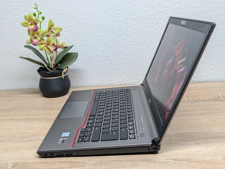 Ноутбук Fujitsu E746: 14 Full HD Intel Core i5-6200U 8 GB DDR4 240Gb SSD - Б/У - изображение 5