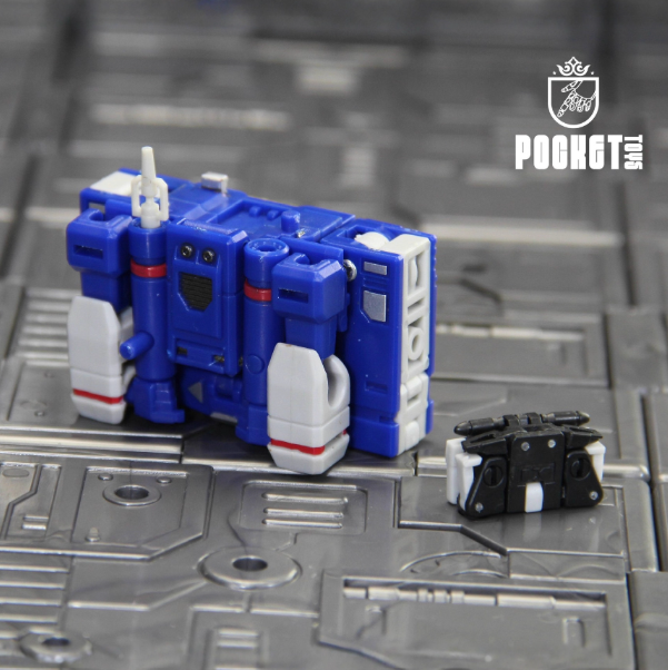 Игрушка-трансформер Pocket Toys PT-04 Tuner S (Soundwave / Саундвейв) с кассетами — Коллекционная фигурка-робот Десептикон 10 см - Фото 3 Игрушка-трансформер Pocket Toys PT-04 Tuner S (Soundwave / Саундвейв) с кассетами — Коллекционная фигурка-робот Десептикон 10 см - изображение 3