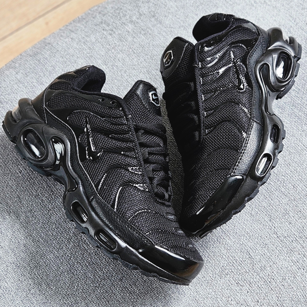 Кросівки чоловічі та жіночі Ni air max TN plus black / Найк-авір макс ТН плюс чорні 37 - Фото 1 Кросівки чоловічі та жіночі Ni air max TN plus black / Найк-авір макс ТН плюс чорні 37 - зображення 1