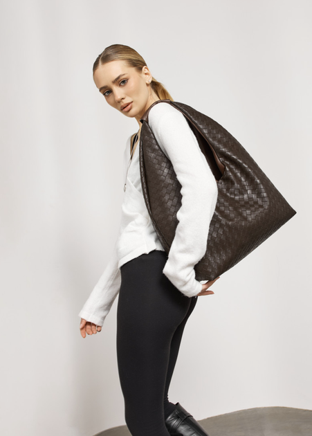 Большая повседневная женская плетеная сумка-шопер Sambag HOBO WEAVE L коричневая - изображение 11