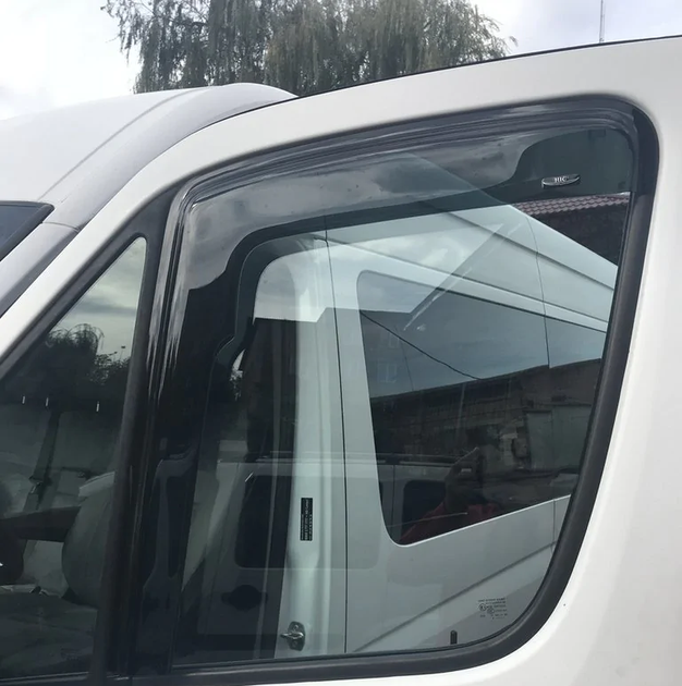 Ветровики на окна (2 шт, HIC) для Mercedes Sprinter W906 2006-2018 гг - изображение 4
