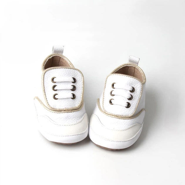 Дитячі кросівки BottiLion Casual Shoes з натуральноі шкіри на липучці , антиковзна підошва, внутрішня устілка 12,5 см ( 1,5-2 роки) , білі з золотистим кантом - изображение 3