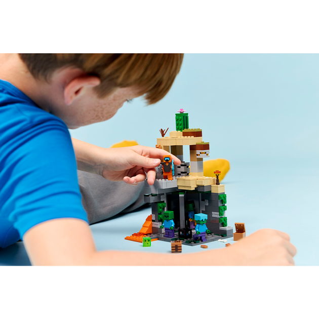 Конструктор LEGO Minecraft Підземелля зомбі 284 деталі (21587) - зображення 10