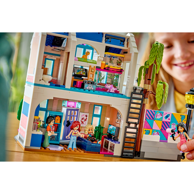 Конструктор LEGO Friends Семейный дом Лиан 946 деталей (42687) - изображение 6
