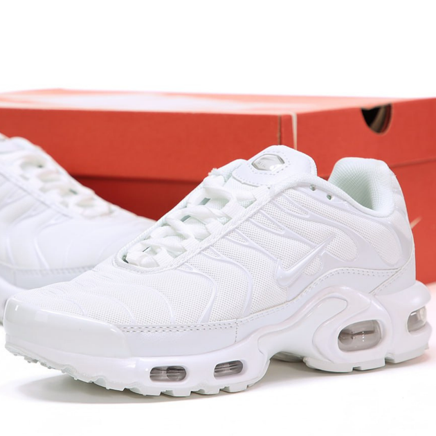 Кросівки жіночі і чоловічі Ni air max TN+ white / Най аір макс ТН+ белые 44 - Фото 1 Кросівки жіночі і чоловічі Ni air max TN+ white / Най аір макс ТН+ белые 44 - зображення 1