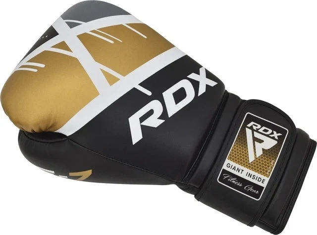 Боксерські рукавиці RDX Inc штучна шкіра 8 унцій золотисті з капою в комплекті - зображення 4