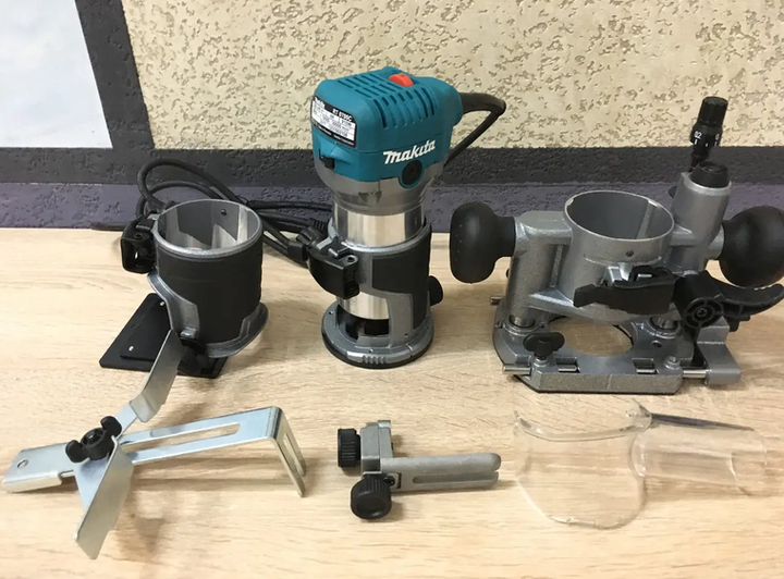 Фрезер Makita 910 Вт фрезерна машина мережева цанги 6 8 мм 10000 30000 об хв ручний кромковий занурювальний для дерева пластику пазів кромок профілів отворів різьблення з регулюванням швидкості 2 базами - зображення 3