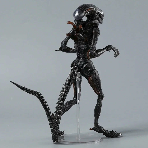 Фигурка Alien Romulus Scorched Xenomorph 25 см — Коллекционная игрушка-монстр Чужой Ромул в подарочной упаковке - изображение 9