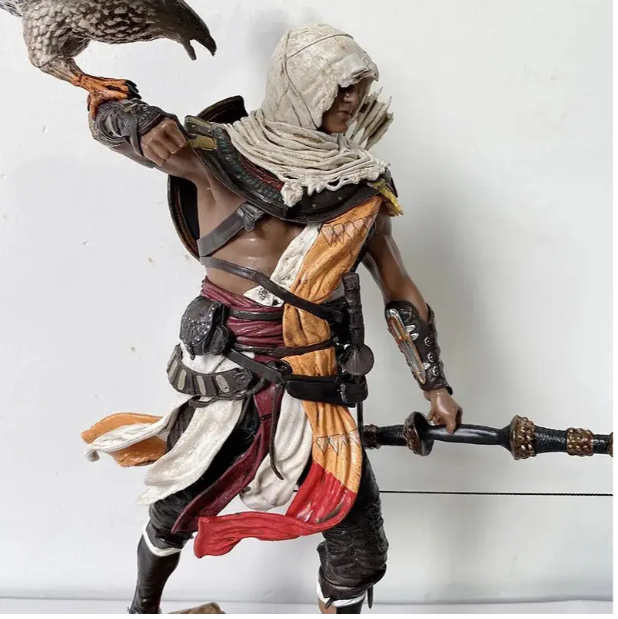 Коллекционная статуэтка Байек Bayek Assassin's Creed Origins, 28 см - фигурка героя Assassin's Creed с орлом Сена - изображение 6