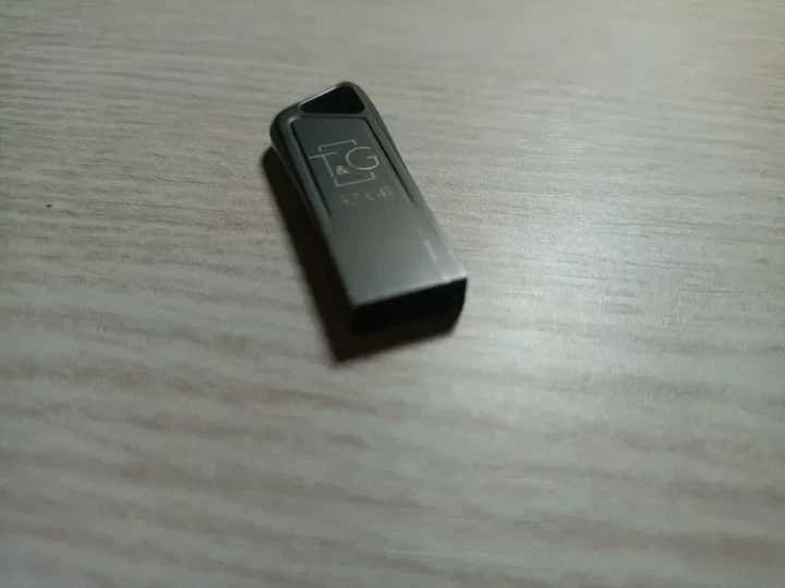 USB-флешка 32 Гб метал чорний USB 2.0 для зберігання даних модель Metal 114 - зображення 7