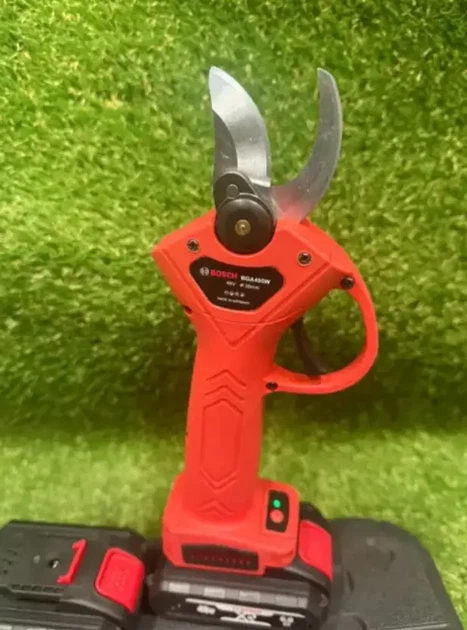 Секатор аккумуляторный BOSCH BGA495W 48 В садовый электрический сучкорез 35 мм ножницы для обрезки деревьев изогнутое лезвие беспроводной инструмент для веток кустарников кустов молодых деревьев сада дачи с 2 АКБ кейсом - изображение 2