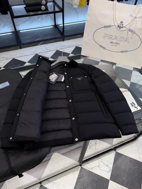 Мужская пуховая куртка Prada черная с вельветовым воротником Oversize, L - Фото 9 Мужская пуховая куртка Prada черная с вельветовым воротником Oversize, L - изображение 9