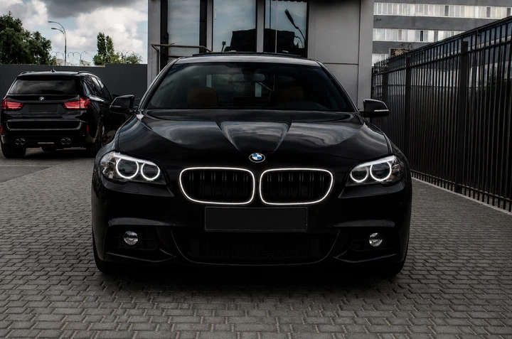 Ноздри M-Look LED (чёрный глянец) для BMW 5 серия F10/F11 2010–2016 гг - Фото 2 Ноздри M-Look LED (чёрный глянец) для BMW 5 серия F10/F11 2010–2016 гг - изображение 2