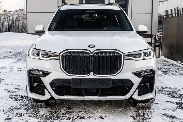 Ніздрі 1 Bar LED (2019-2022, чорний глянцевий) для BMW X7 G07 2019- рр - Фото 1 Ніздрі 1 Bar LED (2019-2022, чорний глянцевий) для BMW X7 G07 2019- рр - зображення 1
