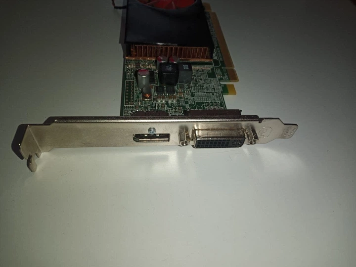 Дискретная видеокарта AMD Radeon R7 250, 2 GB DDR3, 128-bit / 1x DVI, 1x DisplayPort / Для корпусов форм-фактора SFF + Переходник DVI-VGA б/у - изображение 9