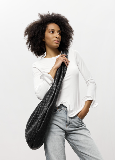 Велика плетена жіноча сумка-хобо Sambag HOBO WEAVE для ноутбука 15" з екошкіри Чорна - Фото 10 Велика плетена жіноча сумка-хобо Sambag HOBO WEAVE для ноутбука 15" з екошкіри Чорна - зображення 10