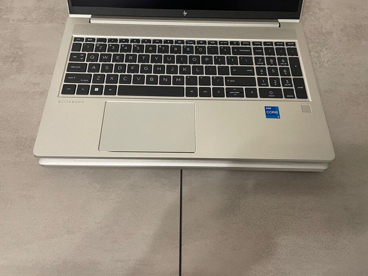Ультрабук HP EliteBook 650 G10 / 15.6" (1920x1080) IPS / Intel Core i5-1345U (10 (12) ядер 3.5 - 4.7 GHz) / 16 GB DDR4 / 256 GB SSD M.2 / Intel Iris Xe Graphics / WebCam / Fingerprint б/у - Фото 6 Ультрабук HP EliteBook 650 G10 / 15.6" (1920x1080) IPS / Intel Core i5-1345U (10 (12) ядер 3.5 - 4.7 GHz) / 16 GB DDR4 / 256 GB SSD M.2 / Intel Iris Xe Graphics / WebCam / Fingerprint б/у - изображение 6
