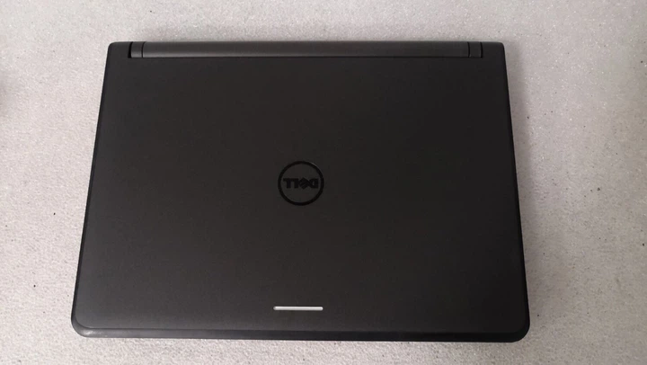 Ноутбук Dell Latitude E3350 / 13.3" (1366x768) TN / Intel Core i3-5005U (2 (4) ядра по 2.0 GHz) / 4 GB DDR3 / 500 GB HDD / Intel HD Graphics 5500 / WebCam / Windows 10 Pro б/в - Фото 11 Ноутбук Dell Latitude E3350 / 13.3" (1366x768) TN / Intel Core i3-5005U (2 (4) ядра по 2.0 GHz) / 4 GB DDR3 / 500 GB HDD / Intel HD Graphics 5500 / WebCam / Windows 10 Pro б/в - зображення 11