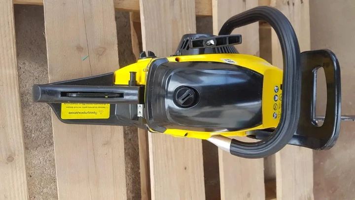 Бензопила DEWALT DC 52 бензиновая 4,5 кВт цепная пила 6,2 л с шина 45 см мотопила 52 см3 двухтактная 11000 об мин цепь 0,325 скорость 15 м с для дров древесины сада обрезки деревьев - изображение 5