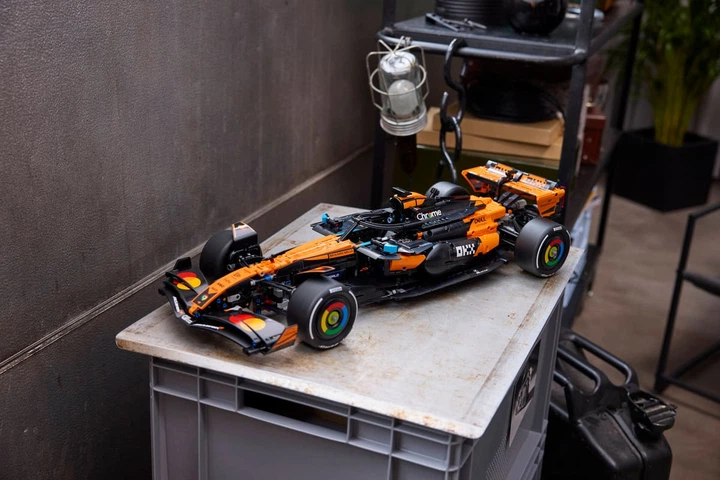 Конструктор Technic McLaren MCL39 F1 Car, болид Формула 1, 1675 деталей - Фото 4 Конструктор Technic McLaren MCL39 F1 Car, болид Формула 1, 1675 деталей - изображение 4
