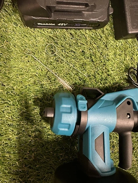 Фарбопульт акумуляторний Makita JK-SG1 48 В 6 А·год 550 Вт бак 1000 мл сопло 1,8 мм регульована подача до 60 DIN для фарбування стін дерева металу пластику нанесення лаків і ґрунтовок - зображення 3