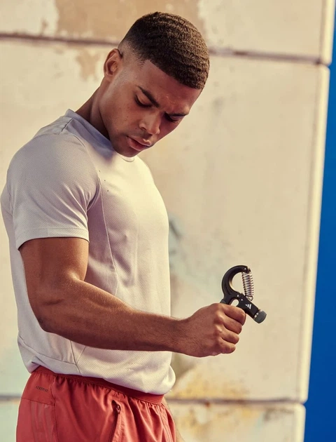 Еспандер для долоні Adidas Adjustable Grip Trainer регульований 10-40 кг метал чорний - Фото 7 Еспандер для долоні Adidas Adjustable Grip Trainer регульований 10-40 кг метал чорний - зображення 7