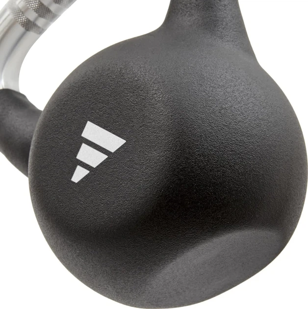 Гиря Adidas Kettlebell 4 кг чугун черная неопреновая с накаткой для лучшего захвата - Фото 3 Гиря Adidas Kettlebell 4 кг чугун черная неопреновая с накаткой для лучшего захвата - изображение 3