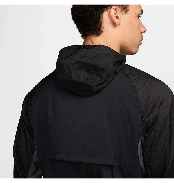 Ветровка мужская Nike Trail Aireez Black L Черный FN4002-010 - Фото 4 Ветровка мужская Nike Trail Aireez Black L Черный FN4002-010 - изображение 4