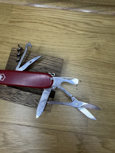 Швейцарський складаний ніж Victorinox CLIMBER RED 1.3703 - Б/В - зображення 3