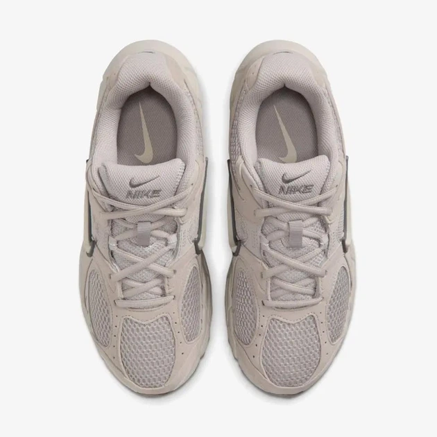 Кросівки жіночі Nike W V5 Rnr 38.5 Бежевий II6294-201 - зображення 3