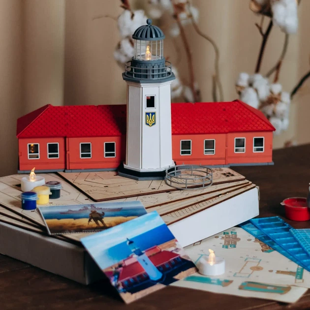 Збірна дерев'яна модель Lighthouse Маяк на острові Зміїний з прибудовою Україна - зображення 14