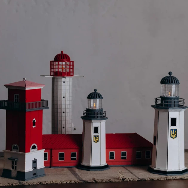 Збірна дерев'яна модель Lighthouse Маяк на острові Зміїний Україна - зображення 11