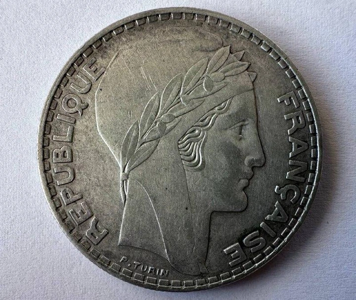 Франція 20 Франків 1933 рік 20 грам срібло 680 Монети світу - изображение 3