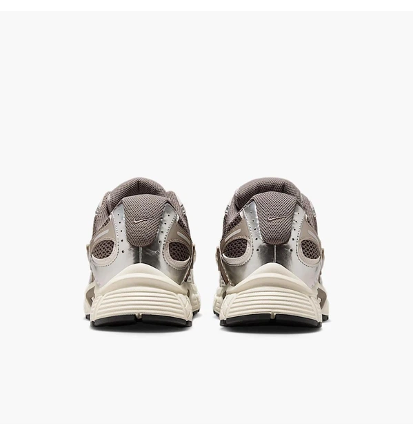 Кроссовки мужские Nike V5 Rnr Brown 45 Коричневий HJ5228-200 - Фото 10 Кроссовки мужские Nike V5 Rnr Brown 45 Коричневий HJ5228-200 - изображение 10