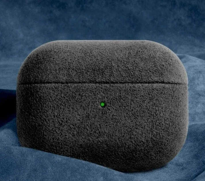 Кейс для навушників Alcantara Case з карабіном для AirPods Pro 2 Black - Фото 1 Кейс для навушників Alcantara Case з карабіном для AirPods Pro 2 Black - изображение 1