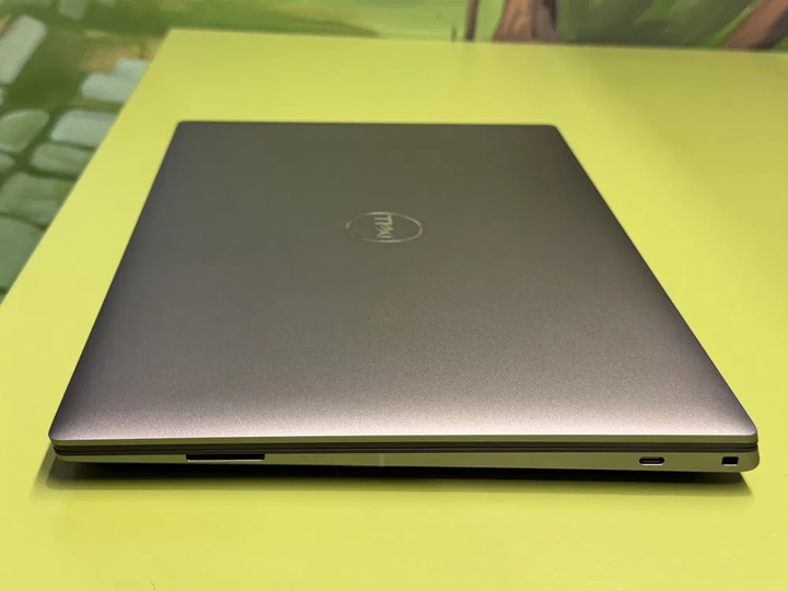 Мобильная рабочая станция Dell Precision 5690 / 16" (3840x2400) OLED Touch / Intel Core Ultra 9 185H (16 (22) ядра по 1.8 - 5.1 GHz) / 64 GB DDR5 / 512 GB SSD / nVidia RTX 2000 Ada, 8 GB GDDR6, 128-bit / WebCam / TouchID б/у - Фото 5 Мобильная рабочая станция Dell Precision 5690 / 16" (3840x2400) OLED Touch / Intel Core Ultra 9 185H (16 (22) ядра по 1.8 - 5.1 GHz) / 64 GB DDR5 / 512 GB SSD / nVidia RTX 2000 Ada, 8 GB GDDR6, 128-bit / WebCam / TouchID б/у - изображение 5