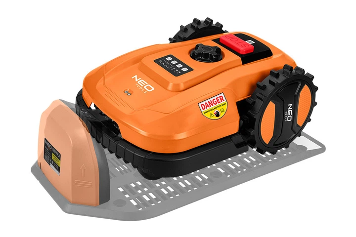 Робот-газонокосилка Neo Tools E+ 04-621 для газонов до 600 м2 с док-станцией и аккумулятором - Фото 7 Робот-газонокосилка Neo Tools E+ 04-621 для газонов до 600 м2 с док-станцией и аккумулятором - изображение 7