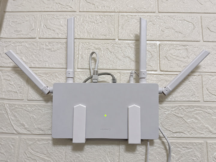 Универсальное настенное крепление для Wi-Fi роутера без сверления / держатель роутера - Фото 3 Универсальное настенное крепление для Wi-Fi роутера без сверления / держатель роутера - изображение 3
