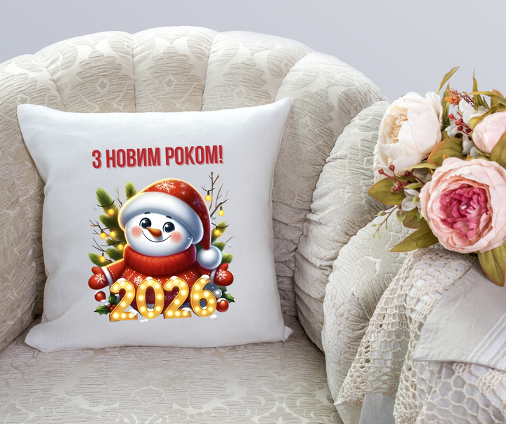 Подушка новорічна «З Новим Роком 2026» — Сніговик - Фото 2 Подушка новорічна «З Новим Роком 2026» — Сніговик - зображення 2