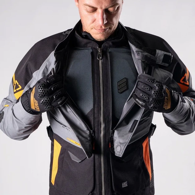 Куртка мотоциклетная Leatt 8.5 MultiTour Adventure Iron XL серая HydraDri DRI 35000 всесезонная - Фото 9 Куртка мотоциклетная Leatt 8.5 MultiTour Adventure Iron XL серая HydraDri DRI 35000 всесезонная - изображение 9