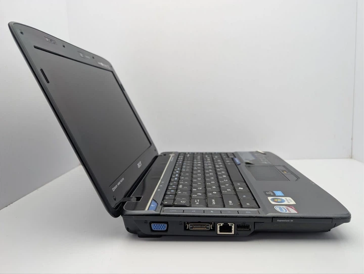 Нетбук Acer Aspire 2930 / 12.1" (1024x600) TN / Intel Core 2 Duo P7350 (2 ядра по 2.0 GHz) / 3 GB DDR2 / 250 GB HDD / Intel Graphics / WebCam / DVD-ROM / АКБ не тримає б/в - Фото 4 Нетбук Acer Aspire 2930 / 12.1" (1024x600) TN / Intel Core 2 Duo P7350 (2 ядра по 2.0 GHz) / 3 GB DDR2 / 250 GB HDD / Intel Graphics / WebCam / DVD-ROM / АКБ не тримає б/в - зображення 4
