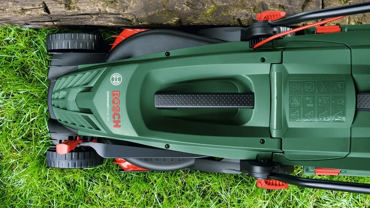 Электрическая газонокосилка Bosch UniversalRotak 34-405, мощность 1300 Вт, ширина скашивания 34 см, объем травосборника 40 л, высота скашивания 27-50 мм, вес 11 кг. - изображение 4
