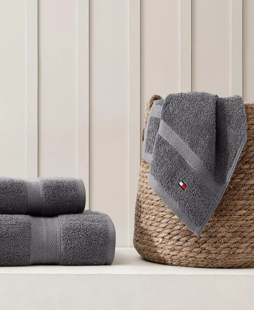 Полотенце банное TOMMY HILFIGER (883893996359) Modern American Solid Cotton Bath Towel темно серое - Фото 3 Полотенце банное TOMMY HILFIGER (883893996359) Modern American Solid Cotton Bath Towel темно серое - изображение 3